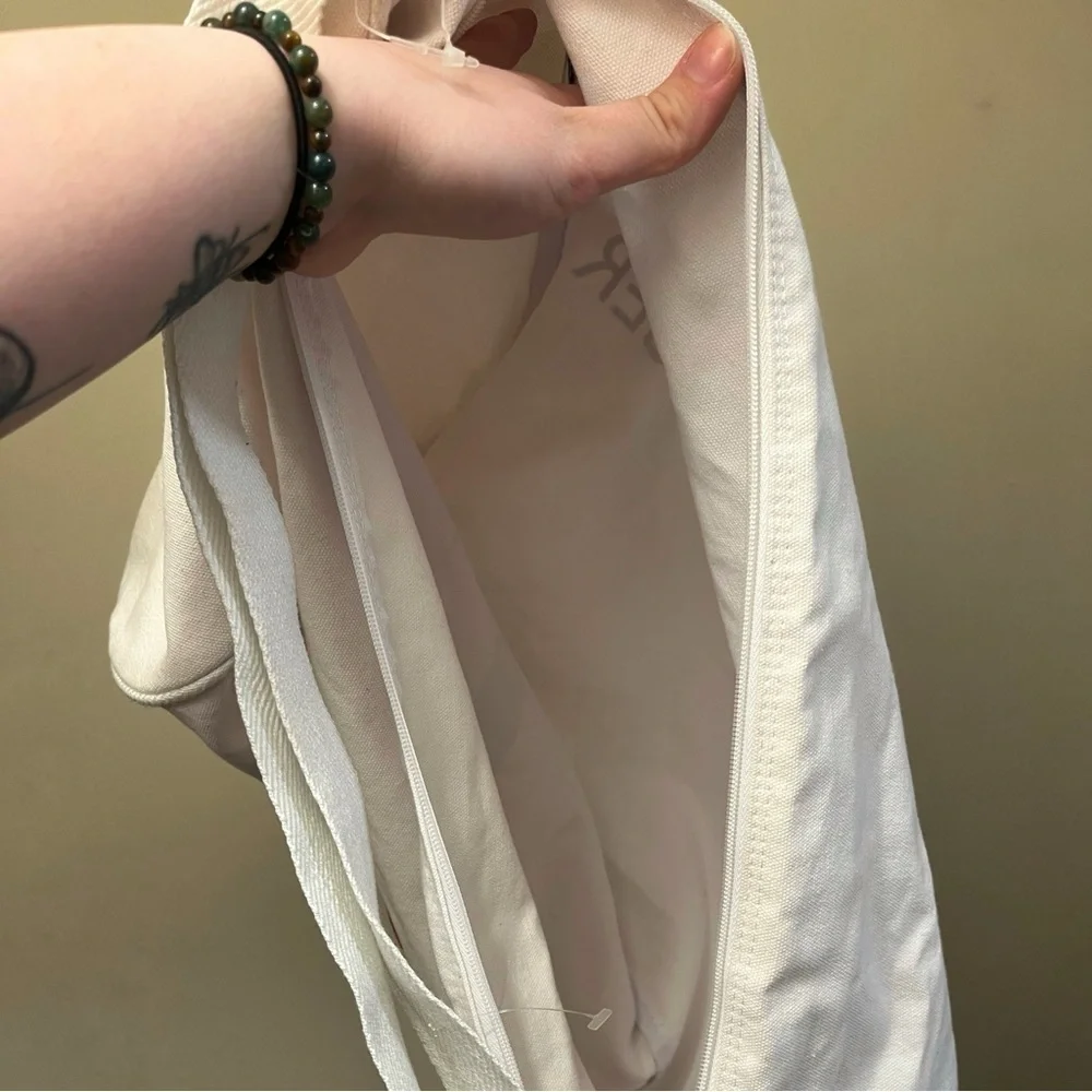 Vintage Tommy Hilfiger White Duffel Bag NWOT